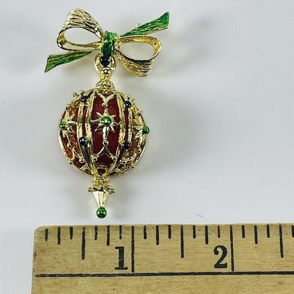 Vintage Gerry’s Gold Tone Red Green Enamel Christmas Ornament Dangle Brooch Pin - Picture 3 of 3